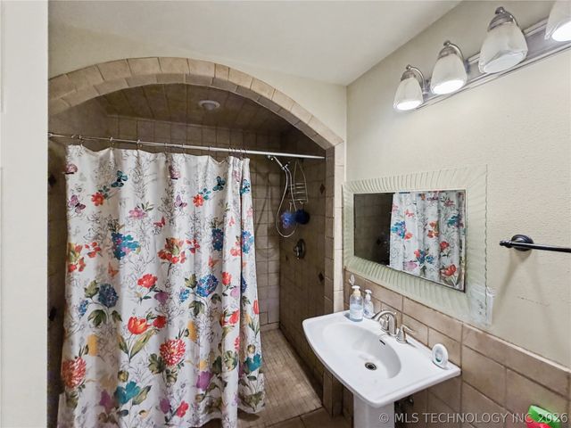 13410 W 750 Road, Tahlequah, OK 74464