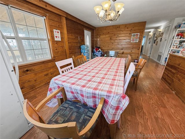 13410 W 750 Road, Tahlequah, OK 74464