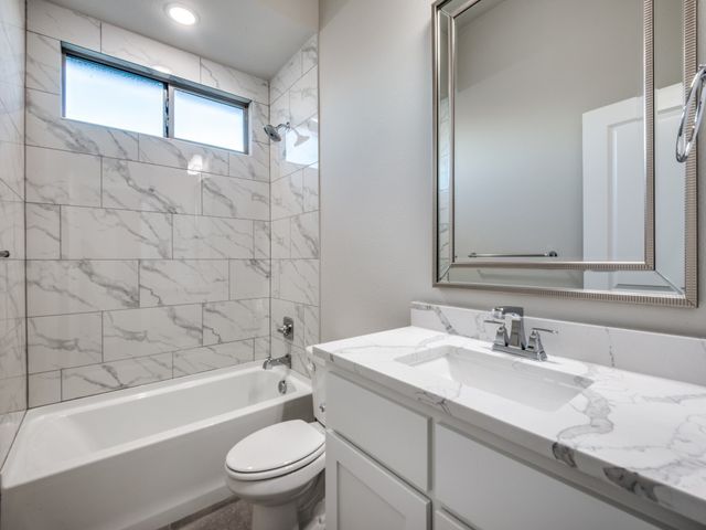139 Lakeview Circle, Pilot Point, TX 76258