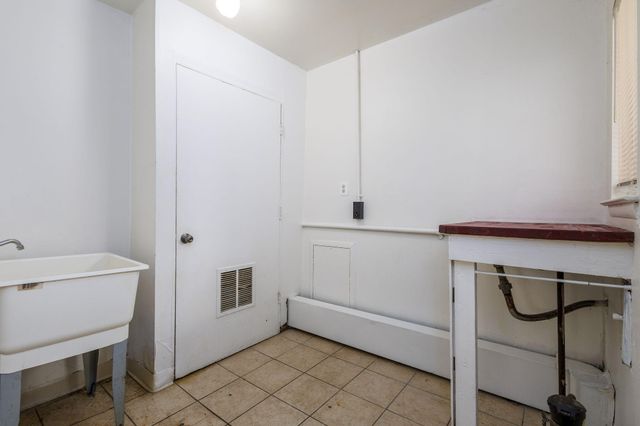 164 Westway Street, Pontiac City, MI 48342