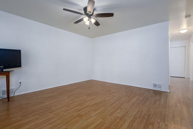 164 Westway Street, Pontiac City, MI 48342