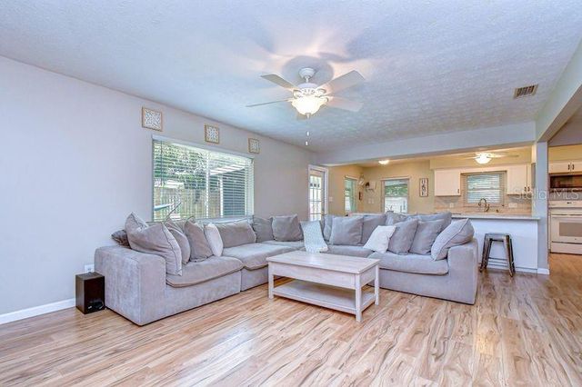 601 LARRIE ELLEN WAY, Brandon, FL 33511