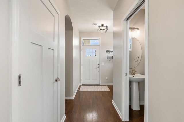 1075 Anthony Way, Victoria, MN 55386