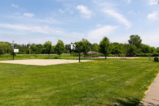 1075 Anthony Way, Victoria, MN 55386