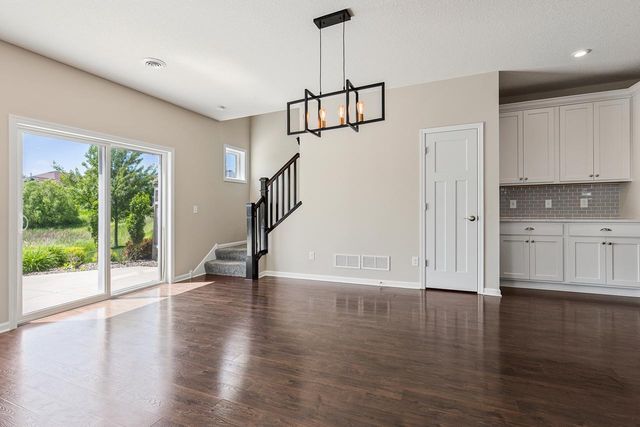 1075 Anthony Way, Victoria, MN 55386
