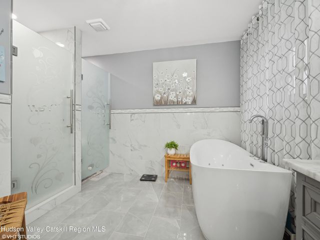5094 Ny Route 9g, Tivoli, NY 12583