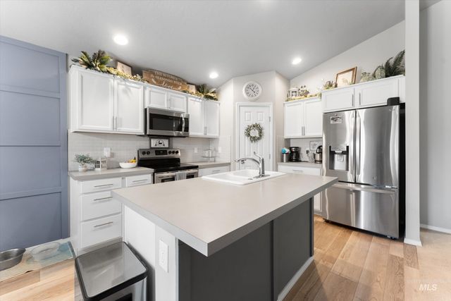 730 W Treehouse Way, Kuna, ID 83634