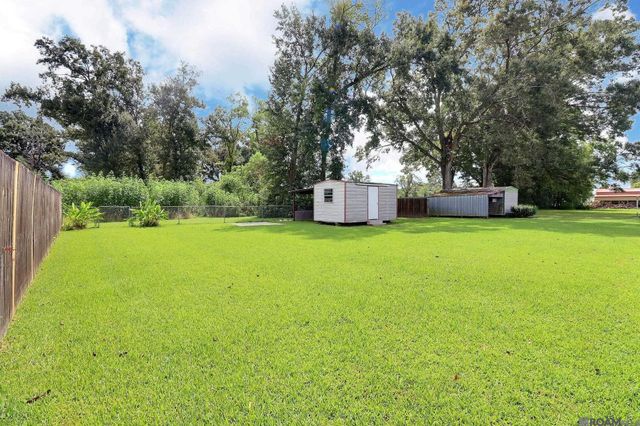 11260 Triche Rd, Gonzales, LA 70737