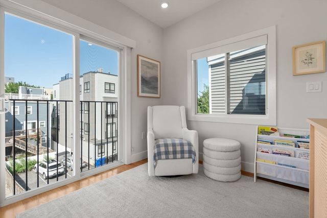 284 Sumner St 3, Boston, MA 02128