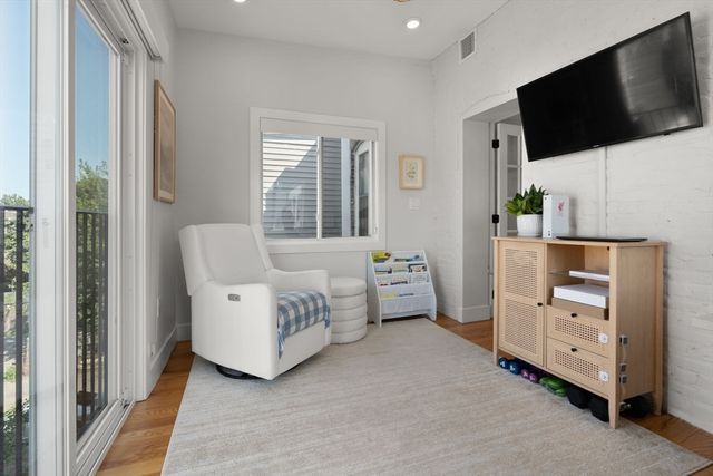 284 Sumner St 3, Boston, MA 02128