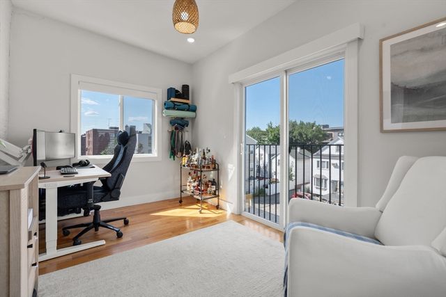 284 Sumner St 3, Boston, MA 02128