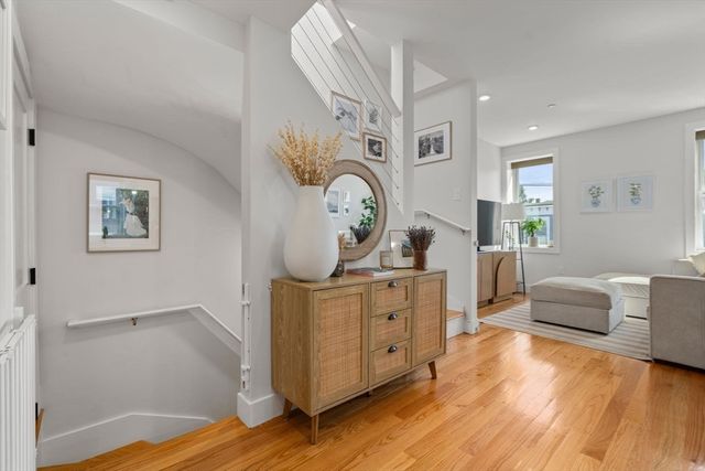 284 Sumner St 3, Boston, MA 02128