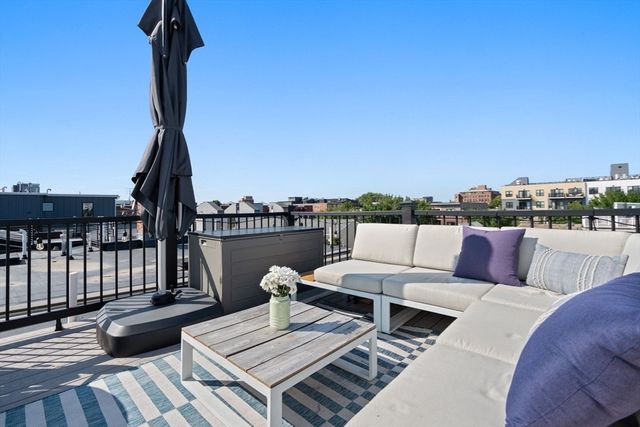 284 Sumner St 3, Boston, MA 02128