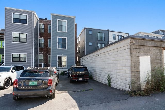 284 Sumner St 3, Boston, MA 02128