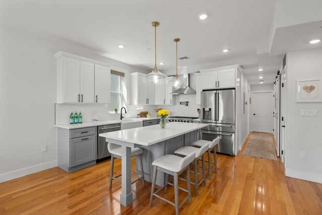 284 Sumner St 3, Boston, MA 02128