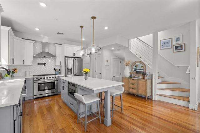 284 Sumner St 3, Boston, MA 02128