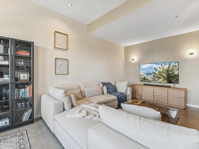 914 E OSBORN Road 303, Phoenix, AZ 85014