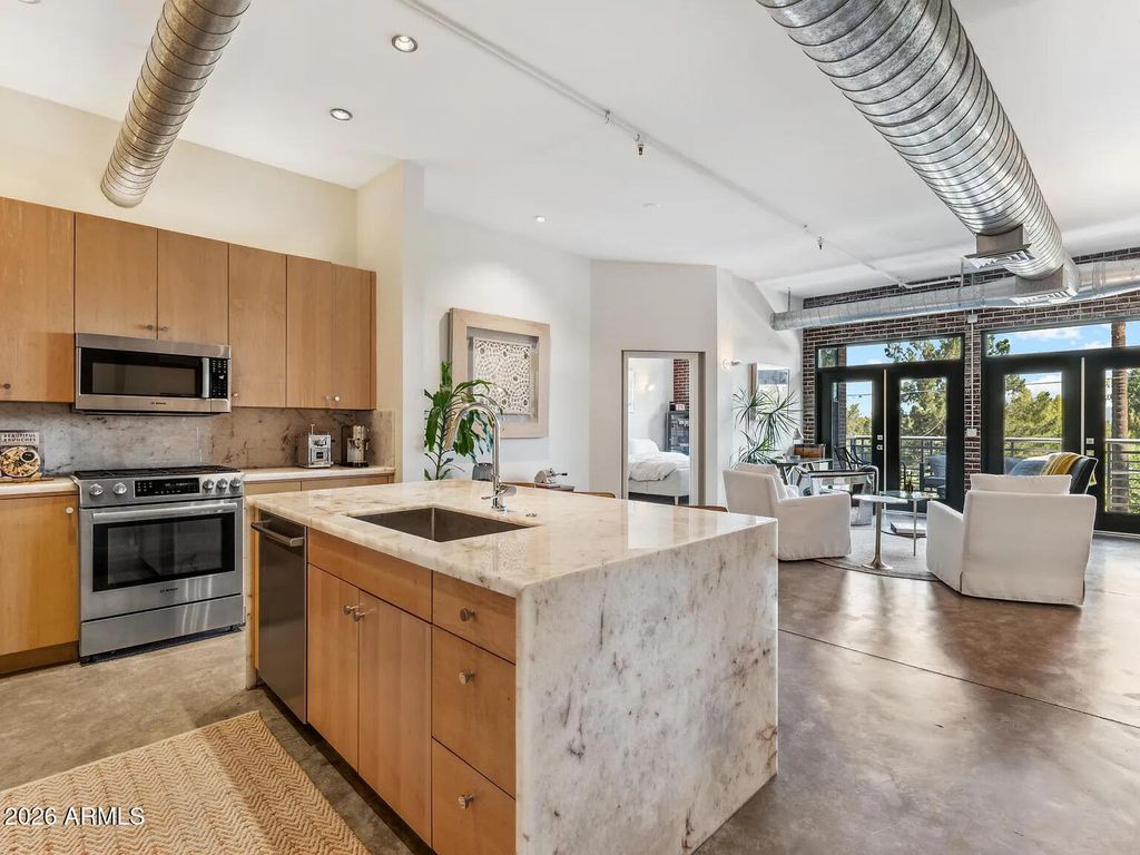 914 E OSBORN Road 303, Phoenix, AZ 85014