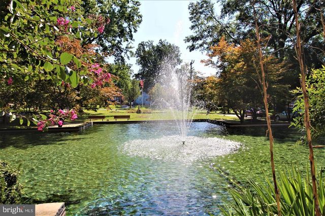 3333 UNIVERSITY BLVD W #1005, Kensington, MD 20895