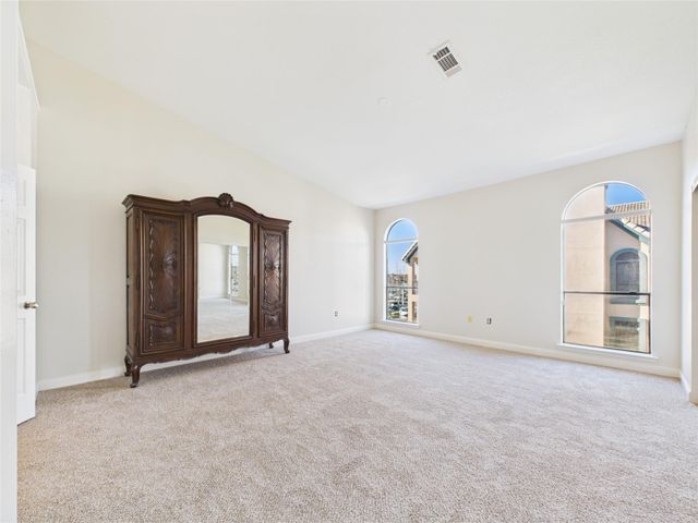 483 Mariners Drive, Kemah, TX 77565