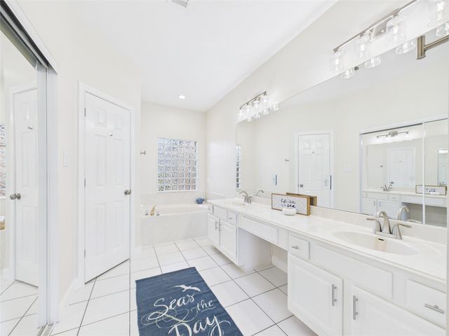 483 Mariners Drive, Kemah, TX 77565