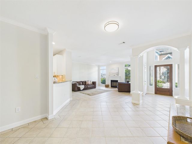 483 Mariners Drive, Kemah, TX 77565