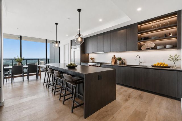 610 Davis ST 5003, Austin, TX 78701