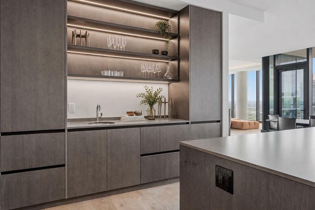 610 Davis ST 5003, Austin, TX 78701