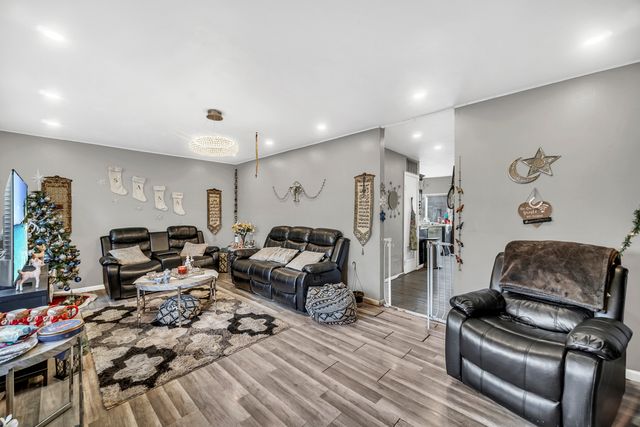 1269 Court D, Hanover Park, IL 60133