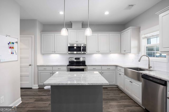 6833 Omaha Drive, Midland, GA 31820