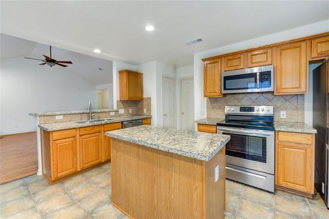 46 Drifting Shadows Circle, The Woodlands, TX 77385