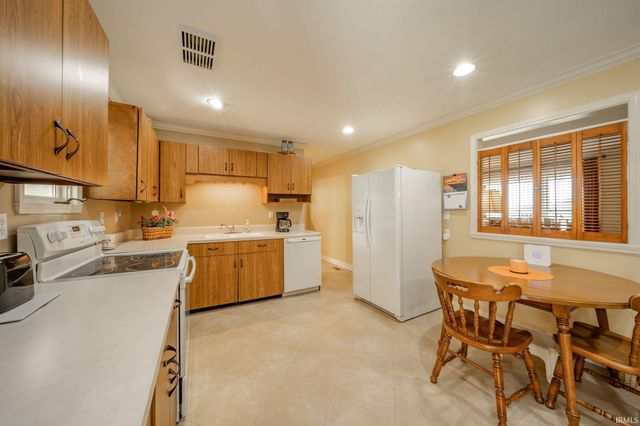 1020 E Shockley Road, Muncie, IN 47302