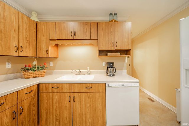 1020 E Shockley Road, Muncie, IN 47302