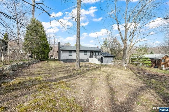 132 Upper High Crest Road, West Milford, NJ 07480