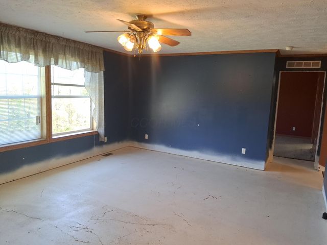 9292 Hood Road, New Straitsville, OH 43766