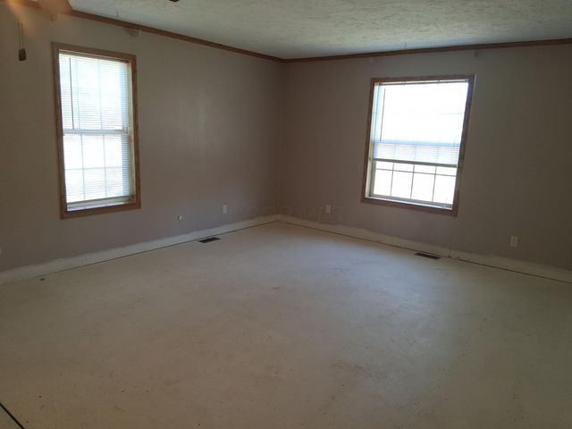 9292 Hood Road, New Straitsville, OH 43766