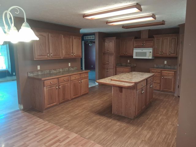 9292 Hood Road, New Straitsville, OH 43766