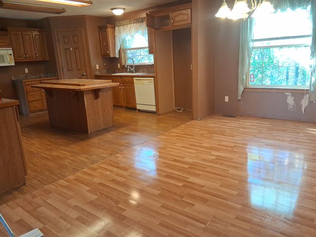 9292 Hood Road, New Straitsville, OH 43766