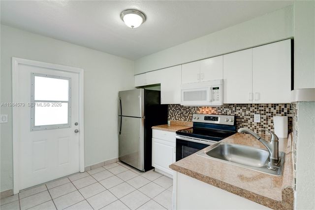 201 SW 9th Ave 1-3, Hallandale Beach, FL 33009