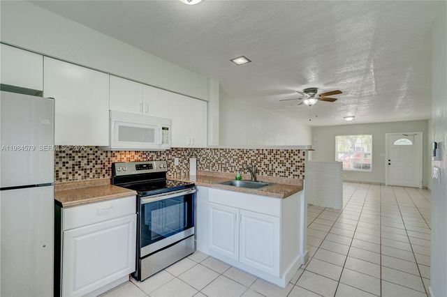 201 SW 9th Ave 1-3, Hallandale Beach, FL 33009