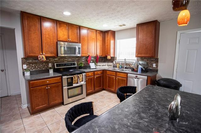 8339 Milam Loop, Fairburn, GA 30213