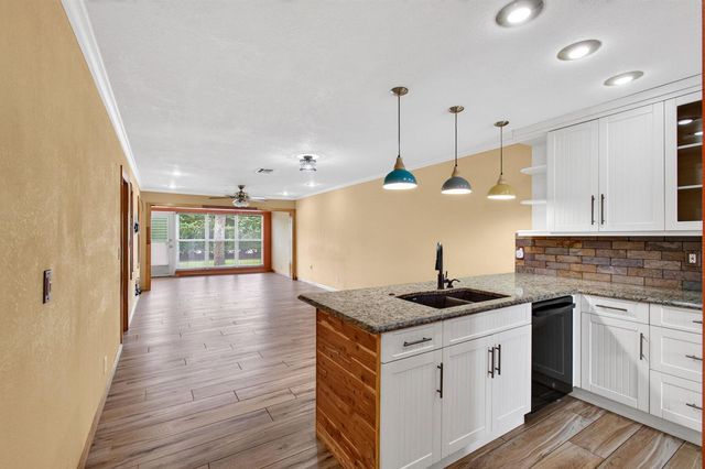 2830 SW 15th Street 6-a, Delray Beach, FL 33445