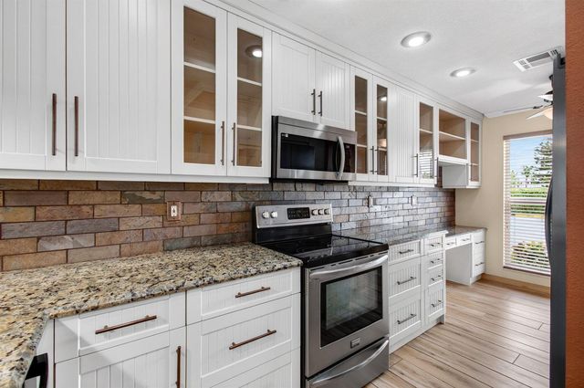 2830 SW 15th Street 6-a, Delray Beach, FL 33445