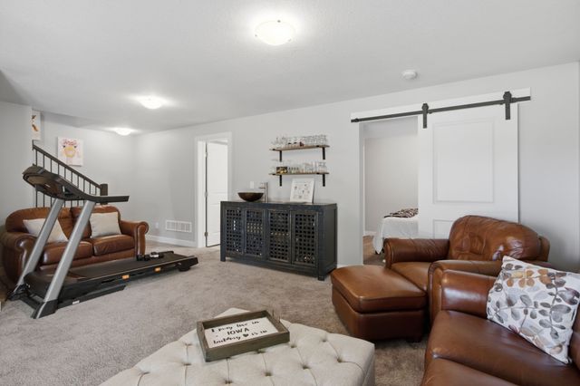 15307 Goldenrod Drive, Urbandale, IA 50323