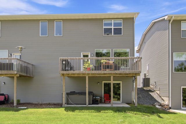 15307 Goldenrod Drive, Urbandale, IA 50323