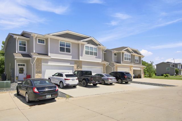 15307 Goldenrod Drive, Urbandale, IA 50323