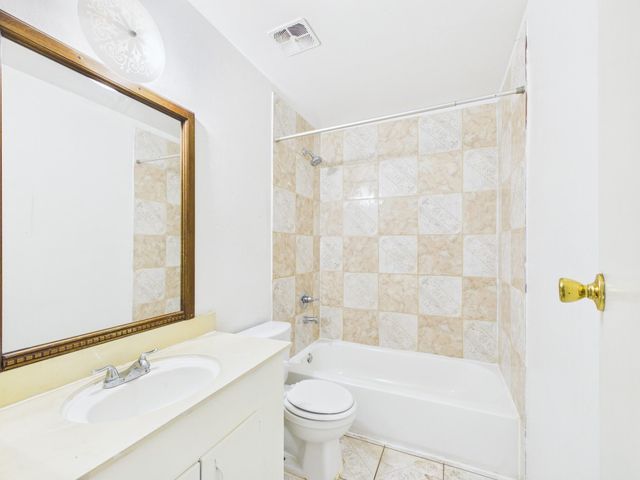 6500 Rampart Street 28, Houston, TX 77081
