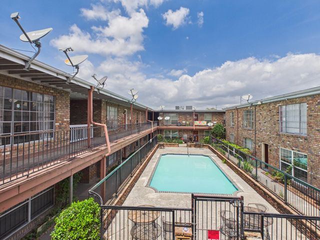 6500 Rampart Street 28, Houston, TX 77081