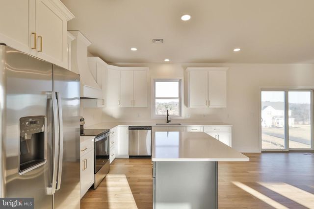 464 LONG LN, Walnutport, PA 18088