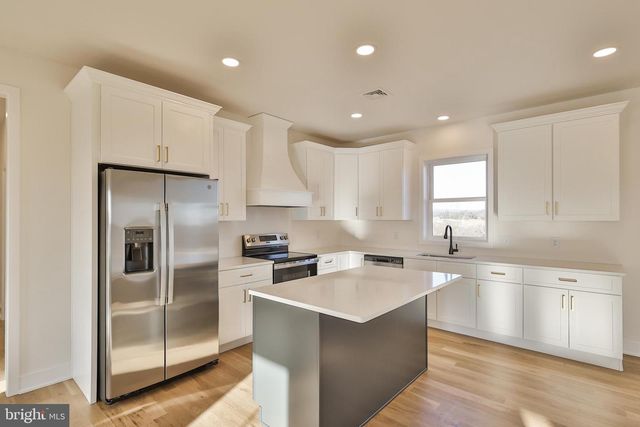 464 LONG LN, Walnutport, PA 18088